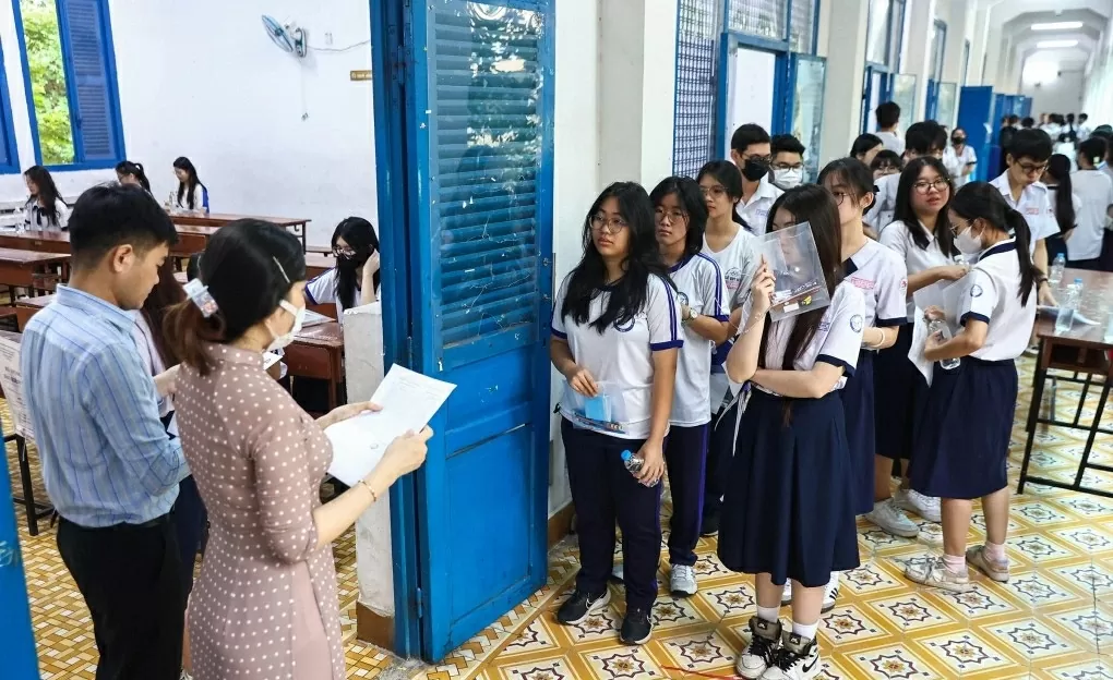 Giáo viên vi phạm dạy thêm ngoài nhà trường có thể bị phạt đến 20 triệu đồng