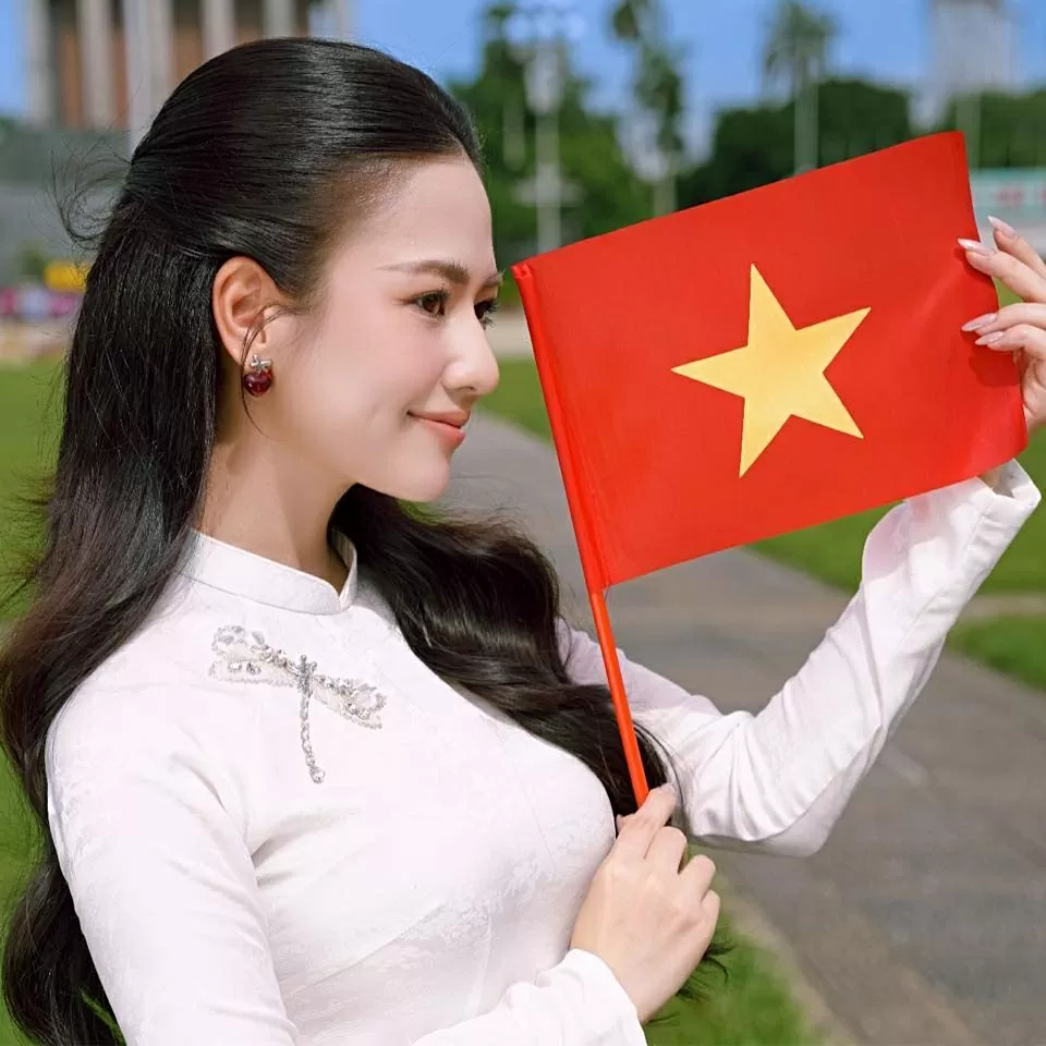 Diễn viên Việt Hoa phim Gió ngang khoảng trời xanh