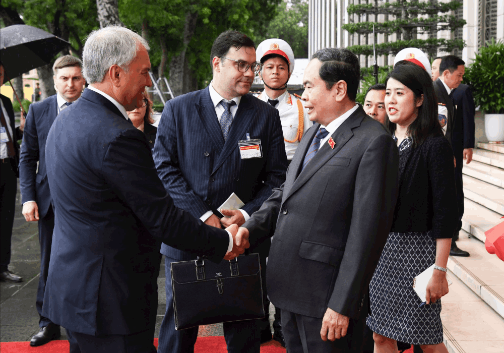 Chủ tịch Quốc hội Trần Thanh Mẫn chủ trì lễ đón và hội đàm với Chủ tịch Duma Quốc gia Quốc hội Liên bang Nga Vyacheslav Volodin.