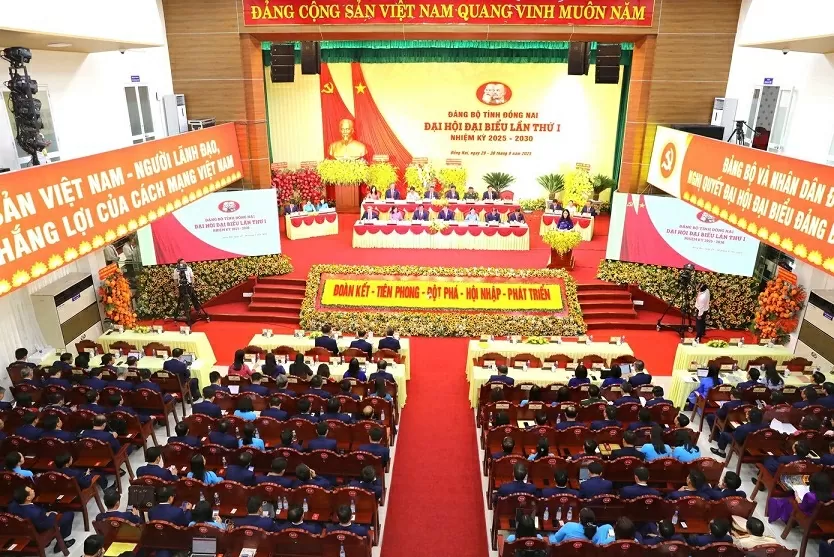 Quang cảnh Đại hội đại biểu Đảng bộ tỉnh Đồng Nai lần thứ I. (Ảnh: Mạnh Thắng)