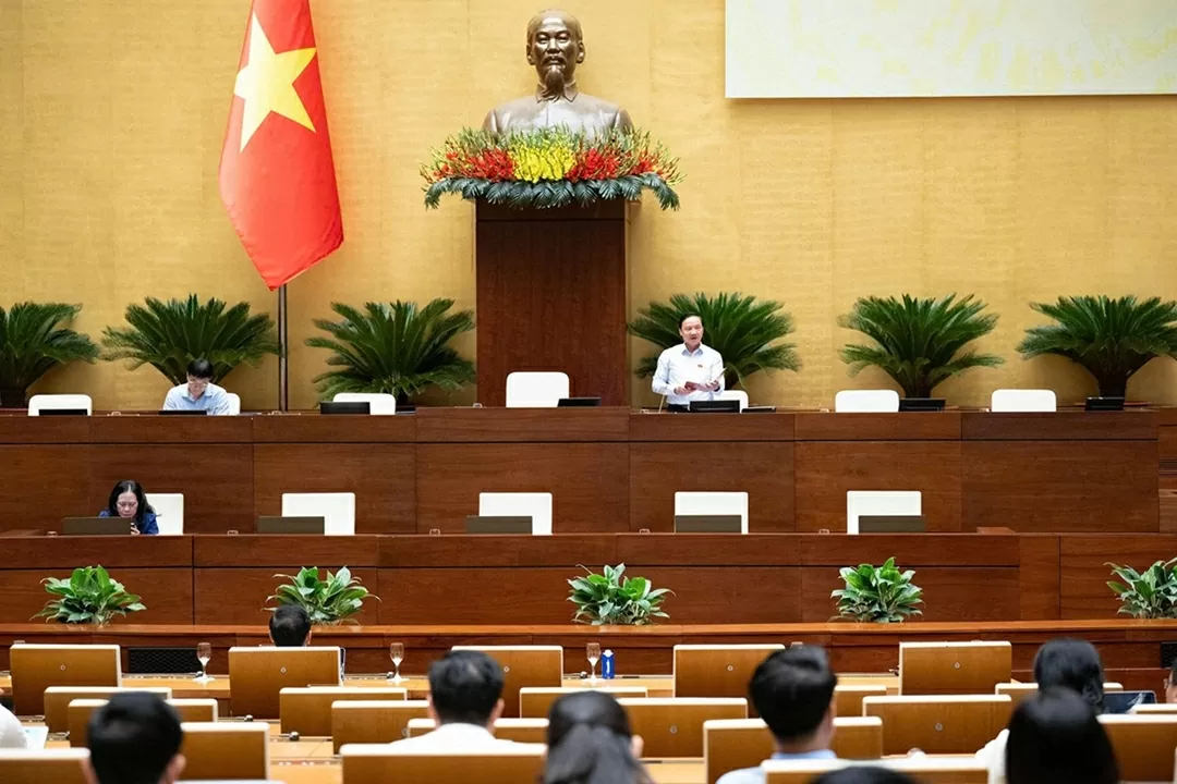Phó Chủ tịch Quốc hội Nguyễn Khắc Định phát biểu bế mạc Hội nghị Đại biểu Quốc hội hoạt động chuyên trách lần thứ 8, nhiệm kỳ khóa XV. (Nguồn: Quốc hội)