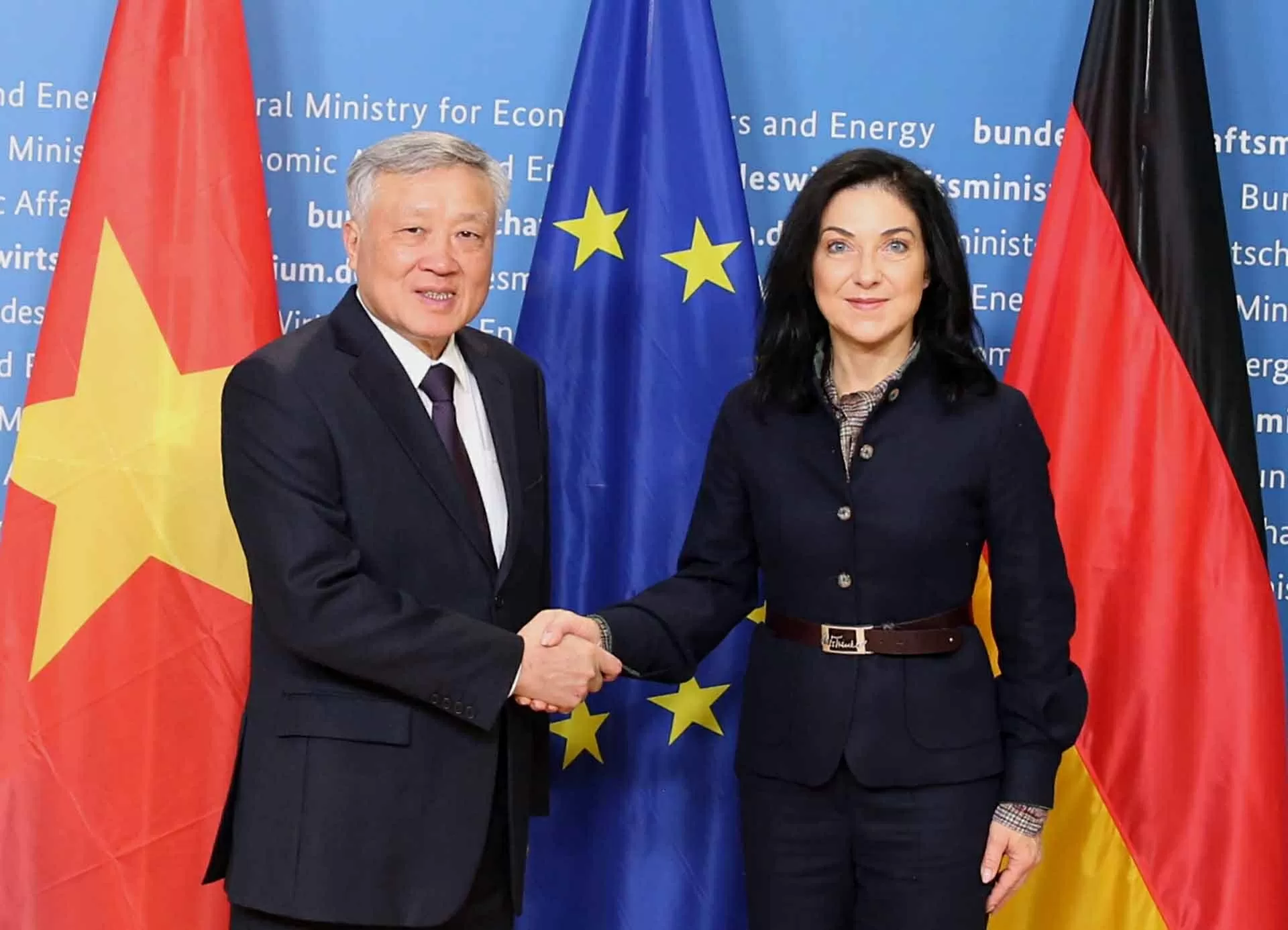 Đức sẵn sàng phối hợp, chia sẻ kinh nghiệm và đào tạo nguồn nhân lực cho Việt Nam trong lĩnh vực tài chính Đức sẵn sàng phối hợp, chia sẻ kinh nghiệm và đào tạo nguồn nhân lực cho Việt Nam trong lĩnh vực tài chính