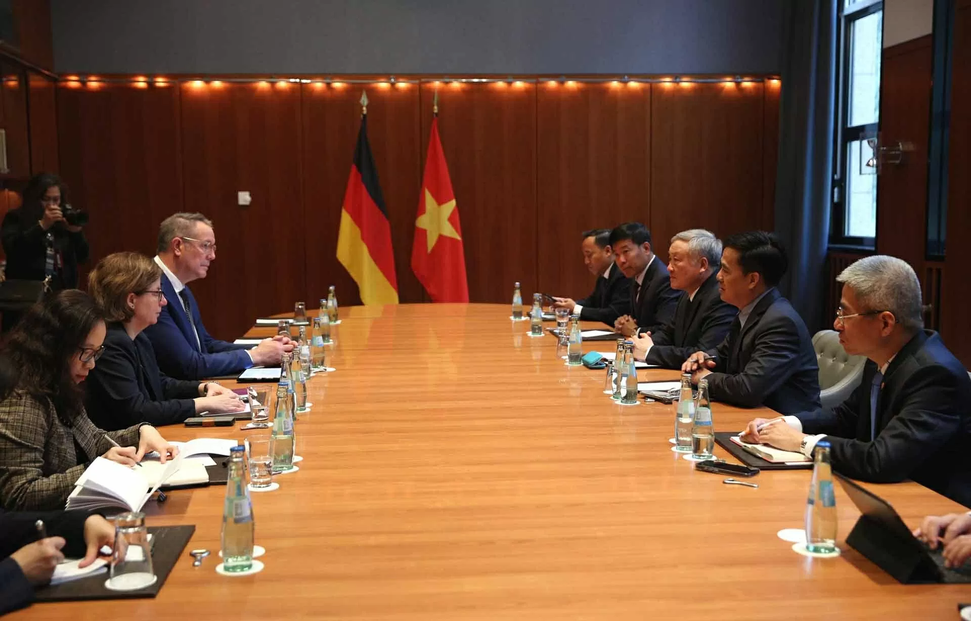 Đức sẵn sàng phối hợp, chia sẻ kinh nghiệm và đào tạo nguồn nhân lực cho Việt Nam trong lĩnh vực tài chính Đức sẵn sàng phối hợp, chia sẻ kinh nghiệm và đào tạo nguồn nhân lực cho Việt Nam trong lĩnh vực tài chính