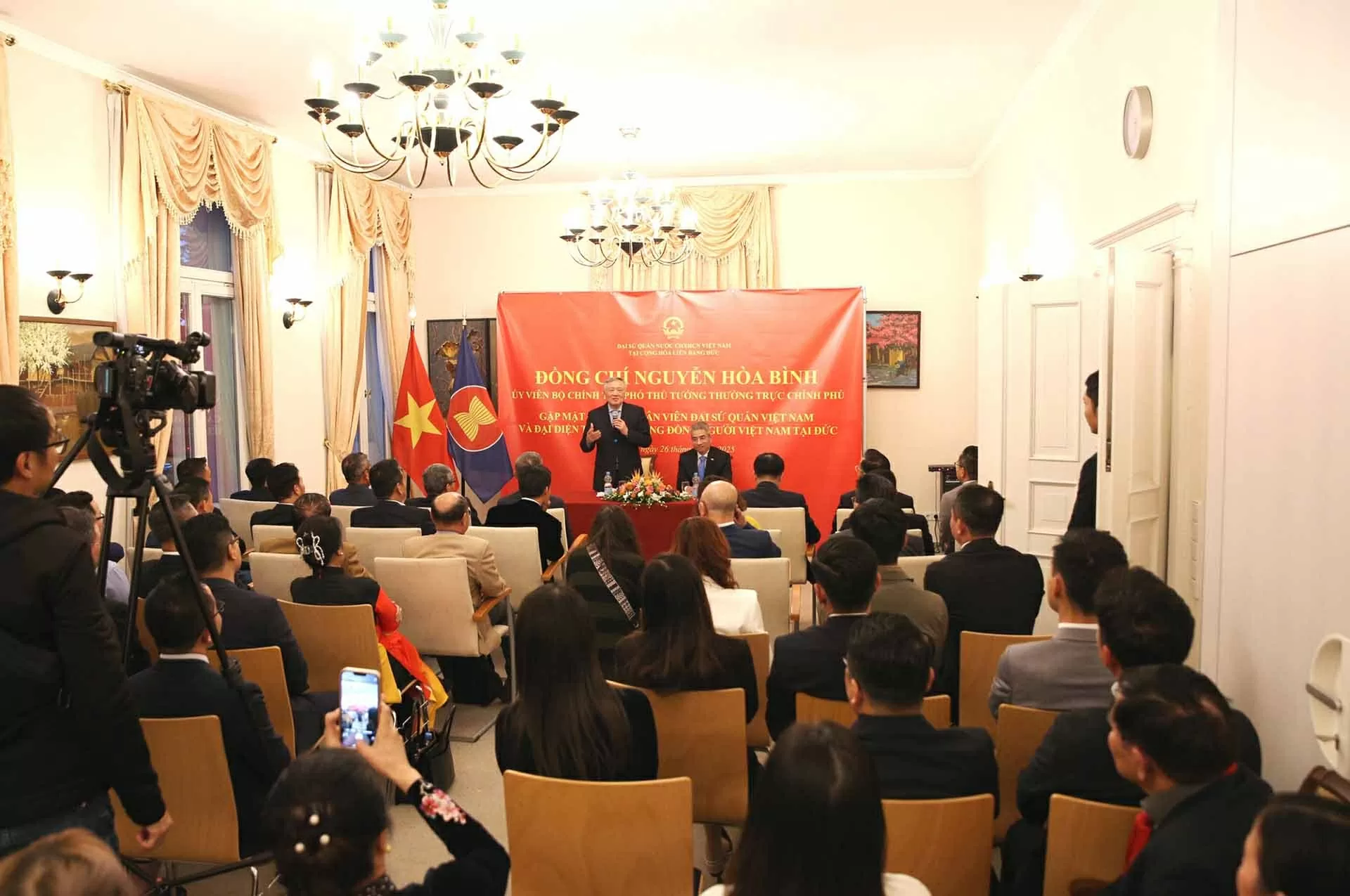 Đức sẵn sàng phối hợp, chia sẻ kinh nghiệm và đào tạo nguồn nhân lực cho Việt Nam trong lĩnh vực tài chính Đức sẵn sàng phối hợp, chia sẻ kinh nghiệm và đào tạo nguồn nhân lực cho Việt Nam trong lĩnh vực tài chính