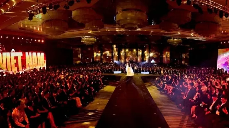 Hai nhà thiết kế Việt ghi dấu ấn tại Tuần lễ Thời trang Paris Xuân-Hè 2026