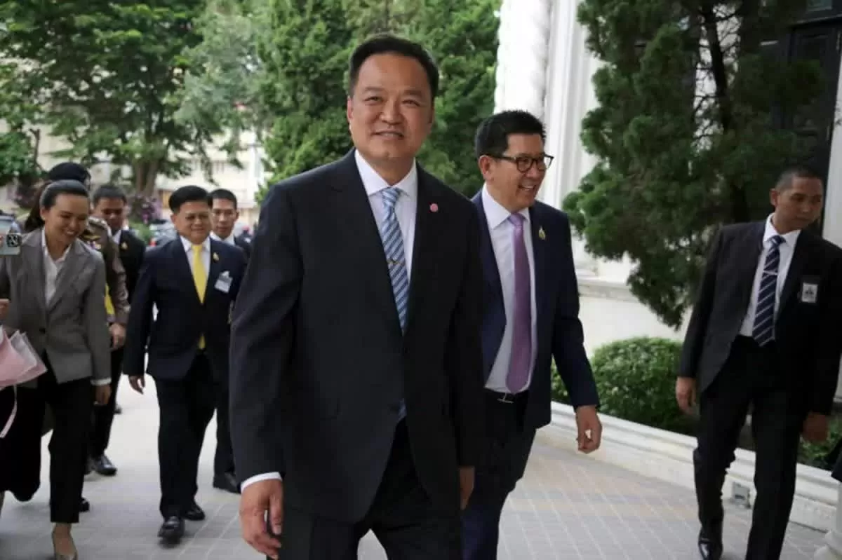 Thái Lan tiếp tục đóng cửa biên giới với Campuchia, Thủ tướng Charnvirakul chuẩn bị đến thị sát Thái Lan tiếp tục đóng cửa biên giới với Campuchia, Thủ tướng Charnvirakul chuẩn bị đến thị sát