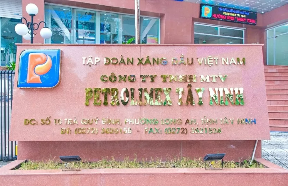 Công ty TNHH MTV Petrolimex Tây Ninh tiền thân là Công ty Xăng dầu Long An và Công ty Xăng dầu Tây Ninh.