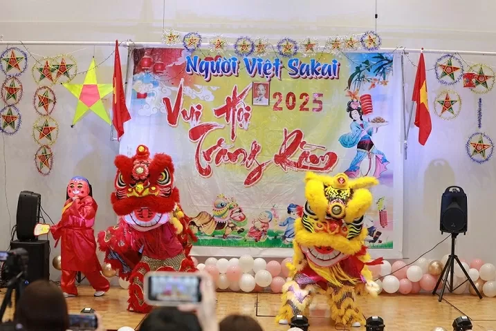 Đêm Trung thu gắn kết cộng đồng, hướng về quê hương sau bão Bualoi