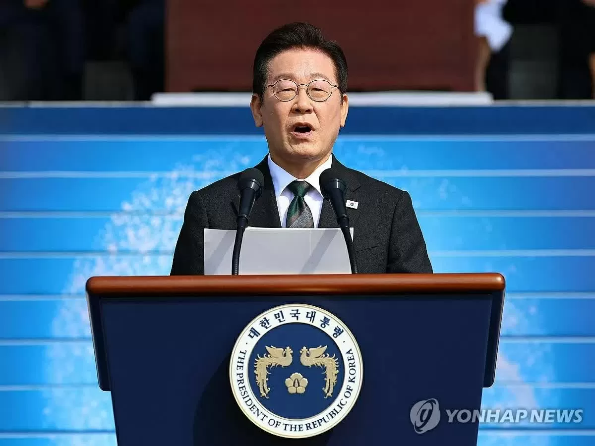 Tổng thống Hàn Quốc Lee Jae Myung phát biểu tại buổi lễ kỷ niệm 77 năm Ngày Lực lượng vũ trang tại trụ sở quân đội Gyeryongdae. (Nguồn: Yonhap)