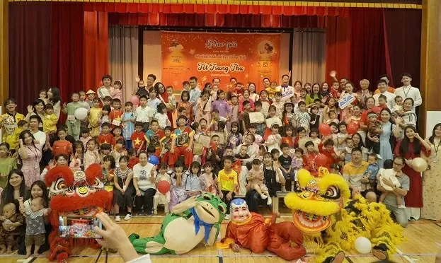 Trao giải cuộc thi ảnh “Khoảnh khắc bé học tiếng Việt” tại Nhật Bản