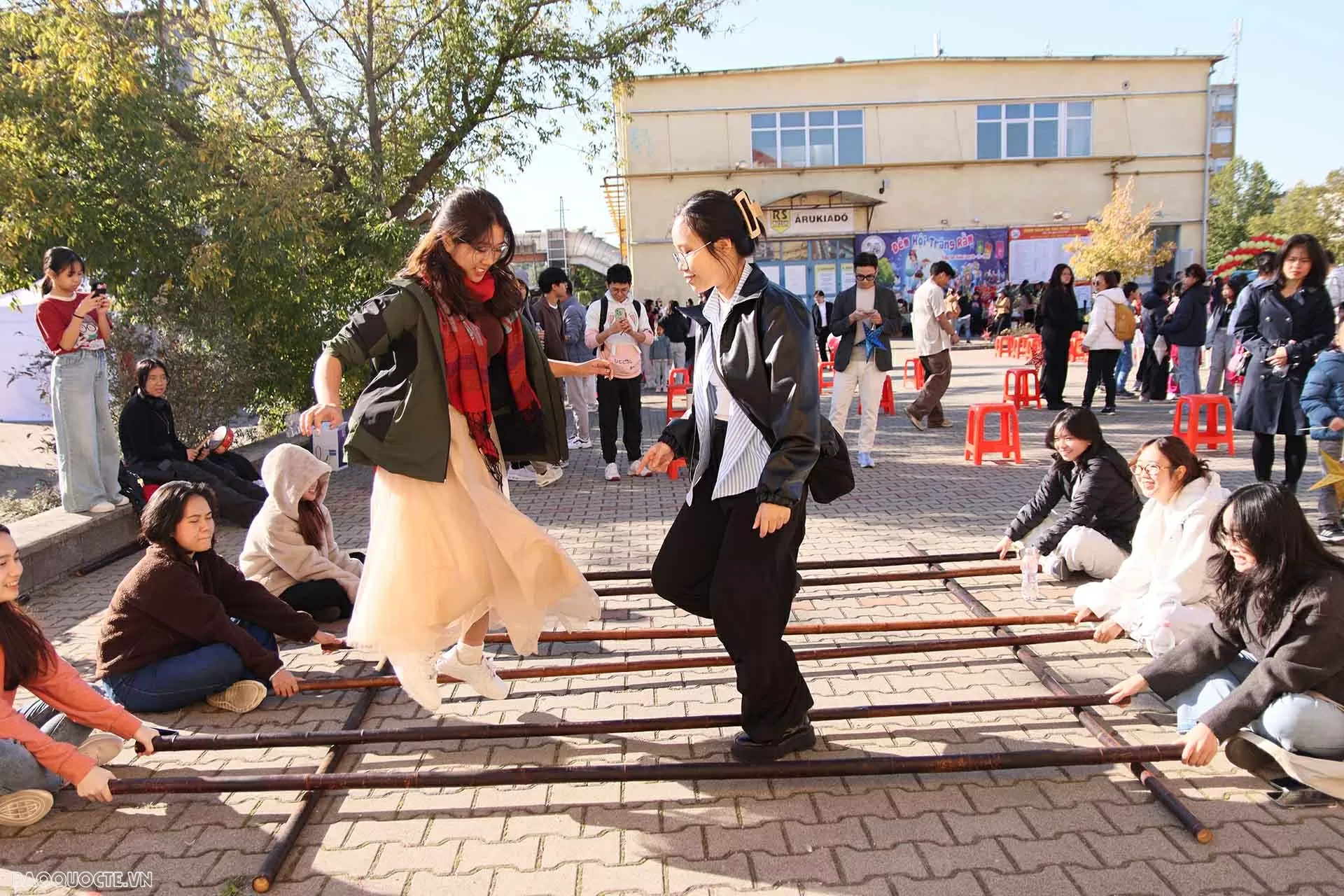 Cộng đồng người Việt Nam tại Hungary tổ chức Đêm hội Trung thu 2025: Gắn kết yêu thương, giữ gìn bản sắc văn hóa dân tộc