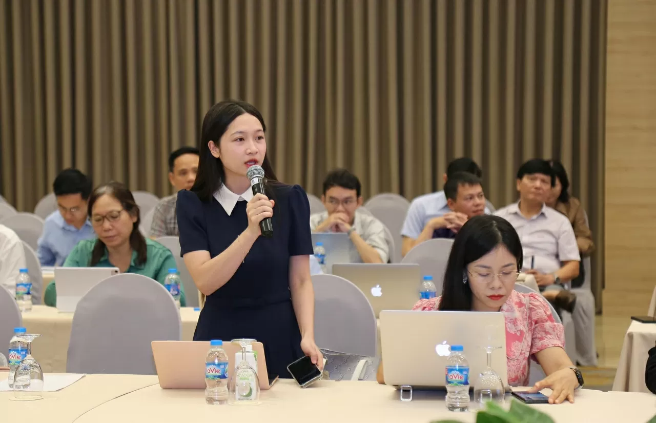 Tại buổi họp báo, các phóng viên đặt câu hỏi cho đại biểu. (Ảnh: Thành Long) Tại buổi họp báo, các phóng viên đặt câu hỏi cho đại biểu. (Ảnh: Thành Long)