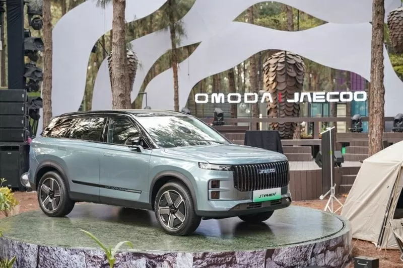 Mẫu xe hybrid Jaecoo J7 PHEV đang được giảm giá mạnh từ 969 triệu đồng xuống còn 889 triệu đồng, kèm theo quà tặng là ứng dụng quản lý xe từ xa T-box trị giá 20 triệu đồng. Mẫu xe hybrid Jaecoo J7 PHEV đang được giảm giá mạnh từ 969 triệu đồng xuống còn 889 triệu đồng, kèm theo quà tặng là ứng dụng quản lý xe từ xa T-box trị giá 20 triệu đồng.