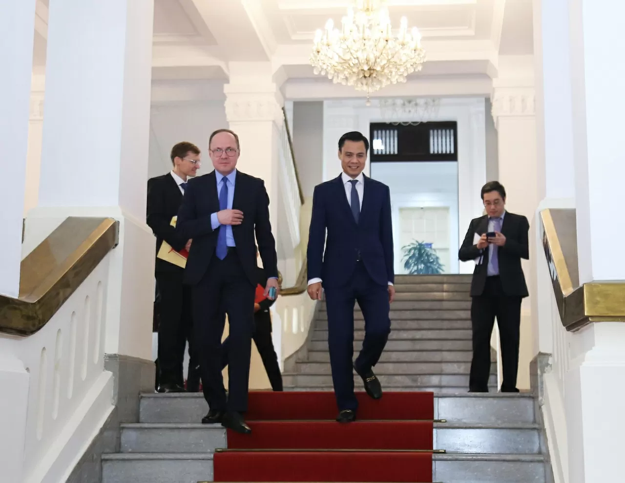 L’ambassadeur russe Gennady Bezdetko juge nécessaire pour les deux pays d'intensifier les échanges et la coordination de leurs positions au sein des organes de l’ONU et d’autres organisations internationales. Photo : baoquocte.vn L’ambassadeur russe Gennady Bezdetko juge nécessaire pour les deux pays d'intensifier les échanges et la coordination de leurs positions au sein des organes de l’ONU et d’autres organisations internationales. Photo : baoquocte.vn