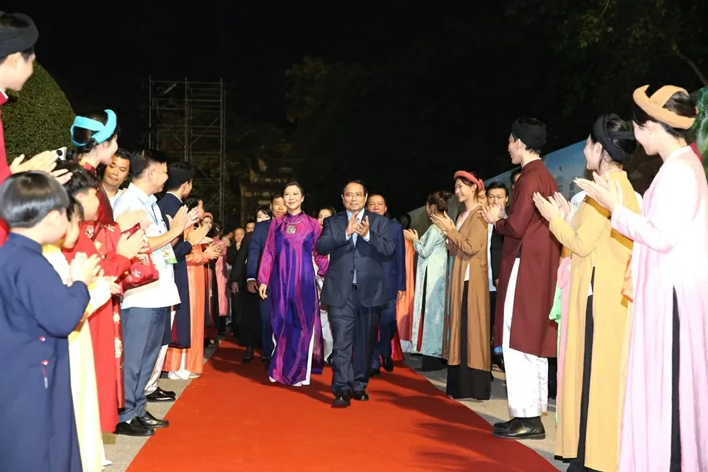Thủ tướng Chính phủ Phạm Minh Chính: Văn hóa là 'sợi tơ hồng' kết nối con người, các quốc gia và thế giới Thủ tướng Chính phủ Phạm Minh Chính: Văn hóa là 'sợi tơ hồng' kết nối con người, các quốc gia và thế giới