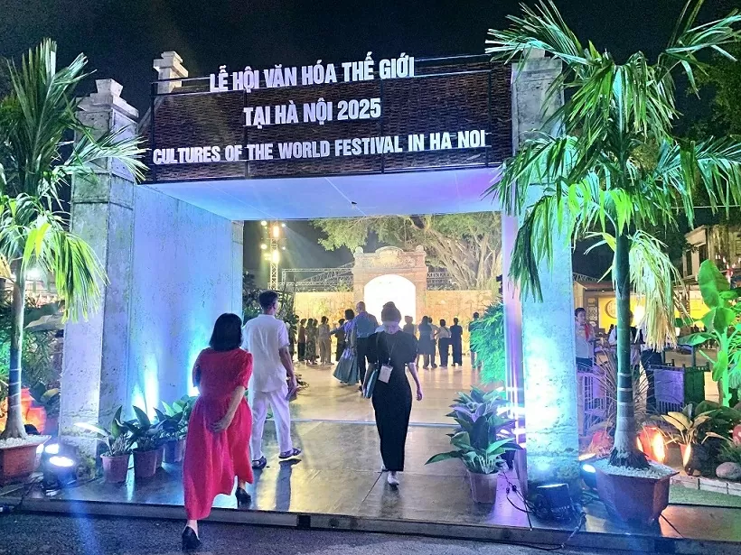 Sắc màu thế giới hội tụ giữa lòng Hoàng thành Thăng Long Sắc màu thế giới hội tụ giữa lòng Hoàng thành Thăng Long