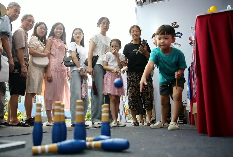 Sắc màu thế giới hội tụ giữa lòng Hoàng thành Thăng Long