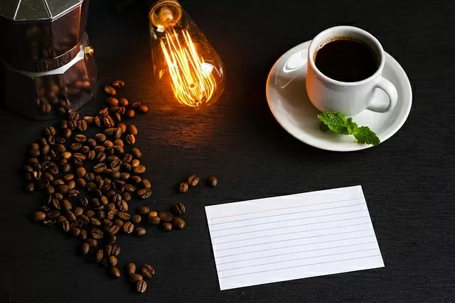 Thêm bột nghệ, quế, hạn chế đường vào cà phê sáng làm tăng cường hiệu quả chống viêm, kìm hãm tốc độ lão hoá