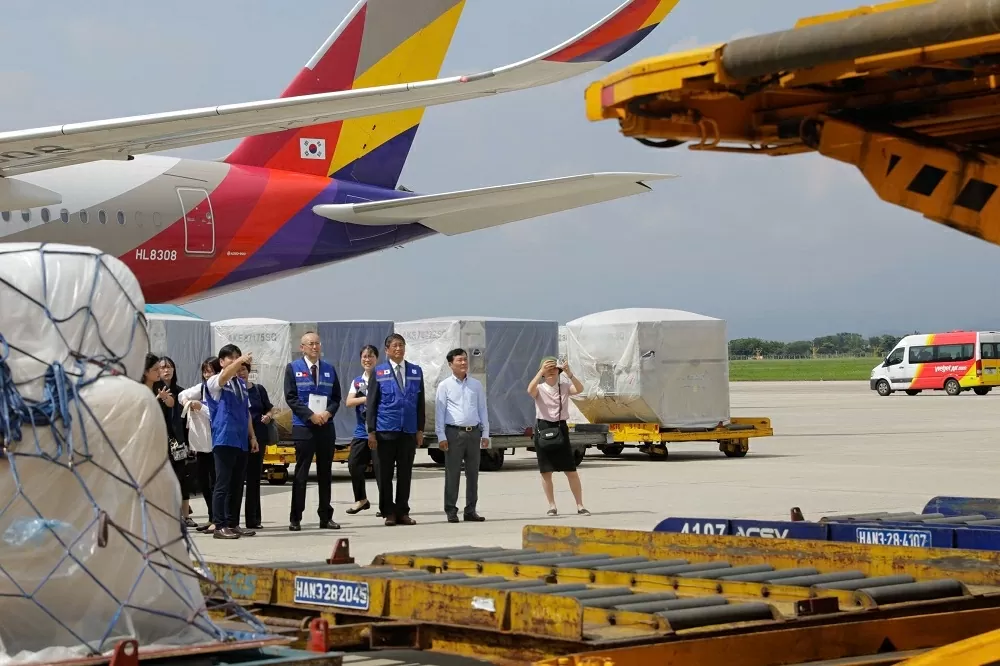 Nhật Bản gửi hàng viện trợ khẩn cấp giúp Việt Nam khắc phục hậu quả sau bão lũ
