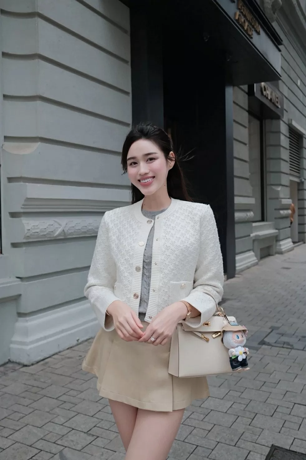 Thời trang sang chảnh của Hoa hậu Đỗ Thị Hà trước kết hôn Thời trang sang chảnh của Hoa hậu Đỗ Thị Hà trước kết hôn