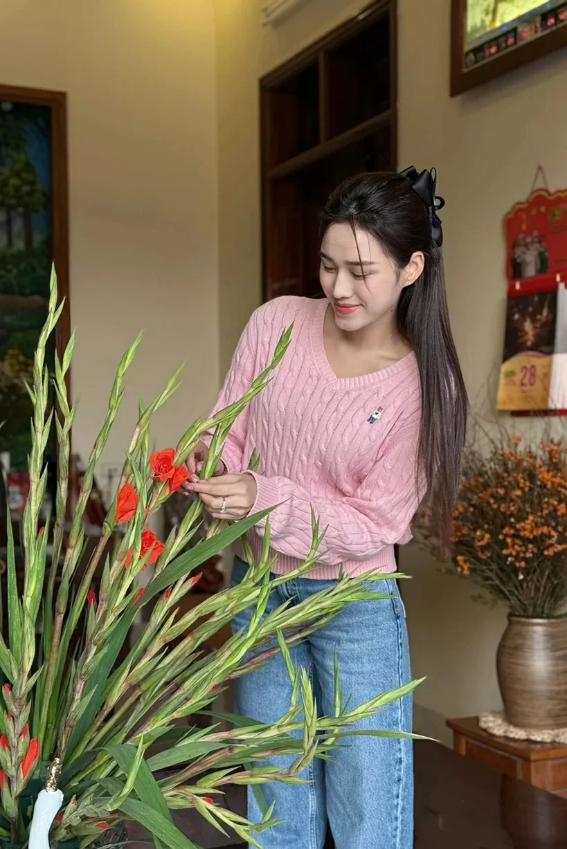 Thời trang sang chảnh của Hoa hậu Đỗ Thị Hà trước kết hôn Thời trang sang chảnh của Hoa hậu Đỗ Thị Hà trước kết hôn