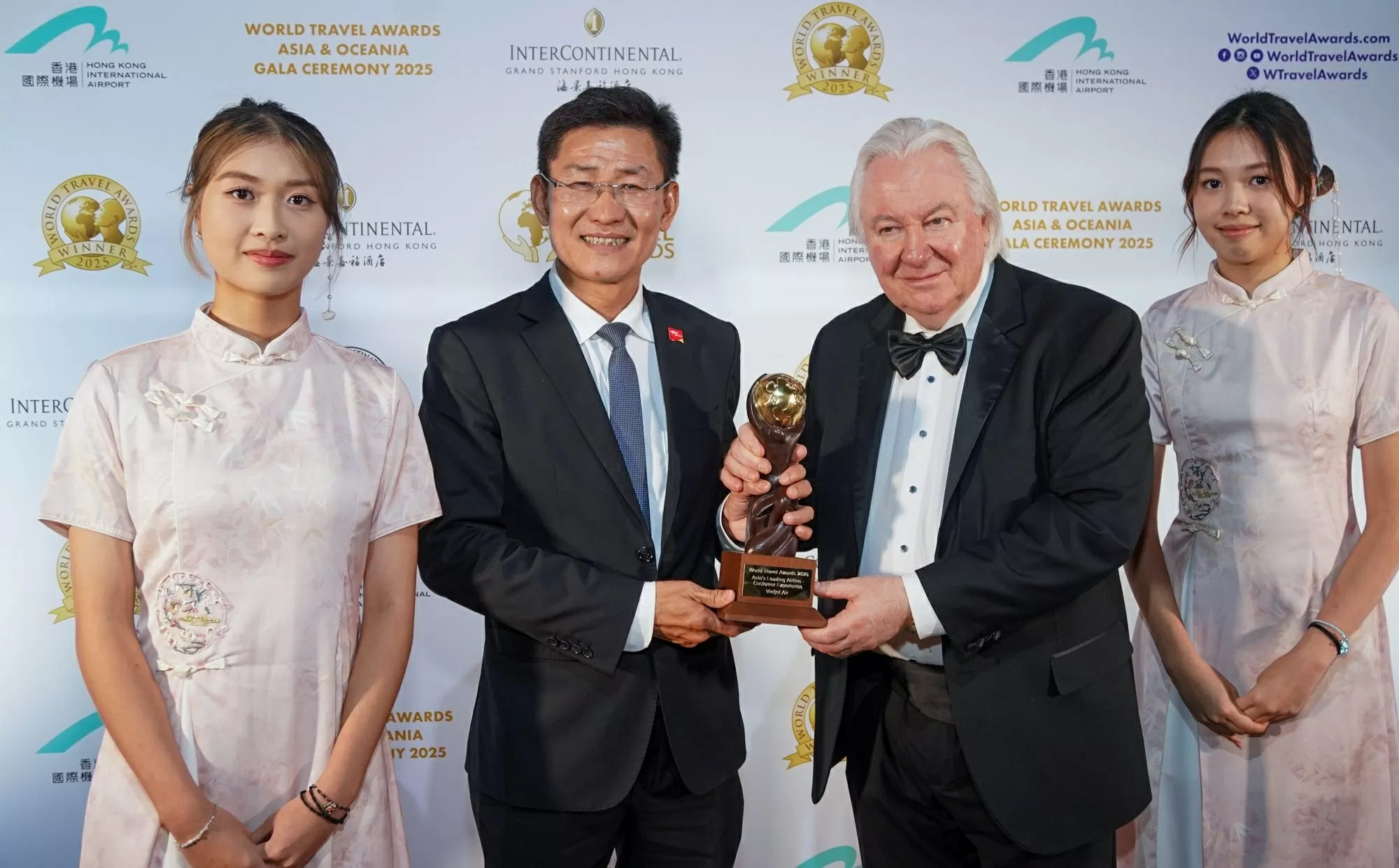 Vietjet shines again as Asia&rsquo;s Leading Airline for customer experience  at World Travel Awards 2025