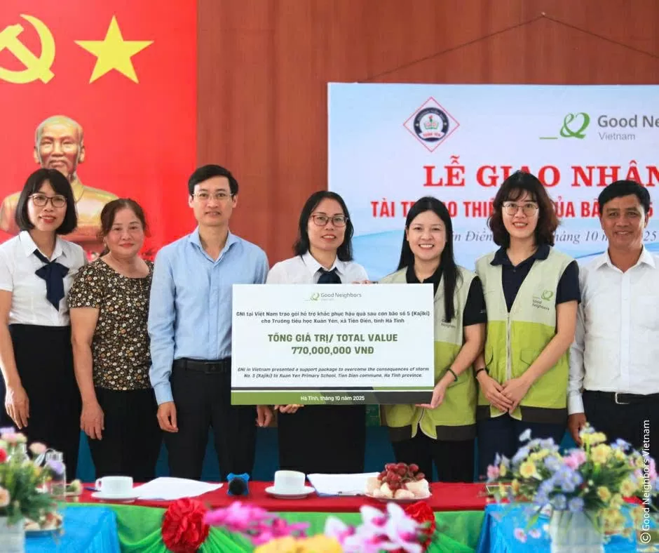 gói hỗ trợ khắc phục hậu quả sau cơn bão số 5 (Kajiki) cho trường Tiểu học Xuân Yên, xã Tiên Điền, tỉnh Hà Tĩnh với tổng ngân sách 770 triệu đồng (tương đương 30.000 USD) và gói hiện vật viện trợ trị giá 41,5 triệu đồng (gồm áo polo, gối trẻ em và vợt muỗi).