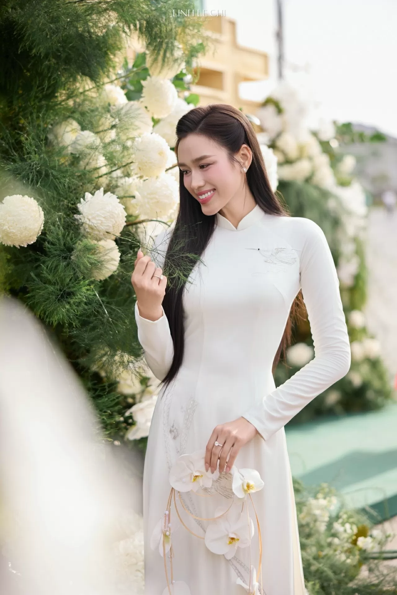 Hoa hậu Đỗ Thị Hà rạng rỡ trong lễ ăn hỏi