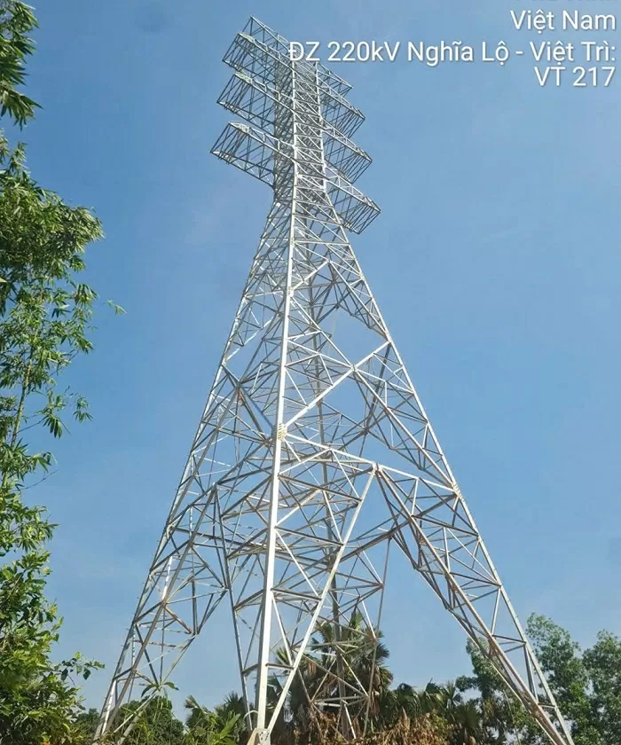 Đẩy nhanh tiến độ đưa dự án đường dây 220kV đấu nối Nghĩa Lộ - TBA 500kV Việt Trì cán đích trong năm 2025