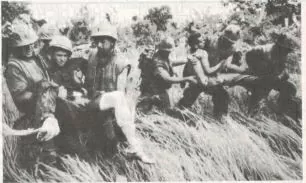 Lính Mĩ rút chạy. (Nguồn: TTXVN) Lính Mĩ rút chạy. (Nguồn: TTXVN)