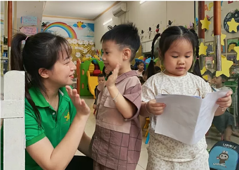 Vẻ đẹp phụ nữ Việt Nam tỏa sáng qua từng khoảnh khắc lao động Vẻ đẹp phụ nữ Việt Nam tỏa sáng qua từng khoảnh khắc lao động