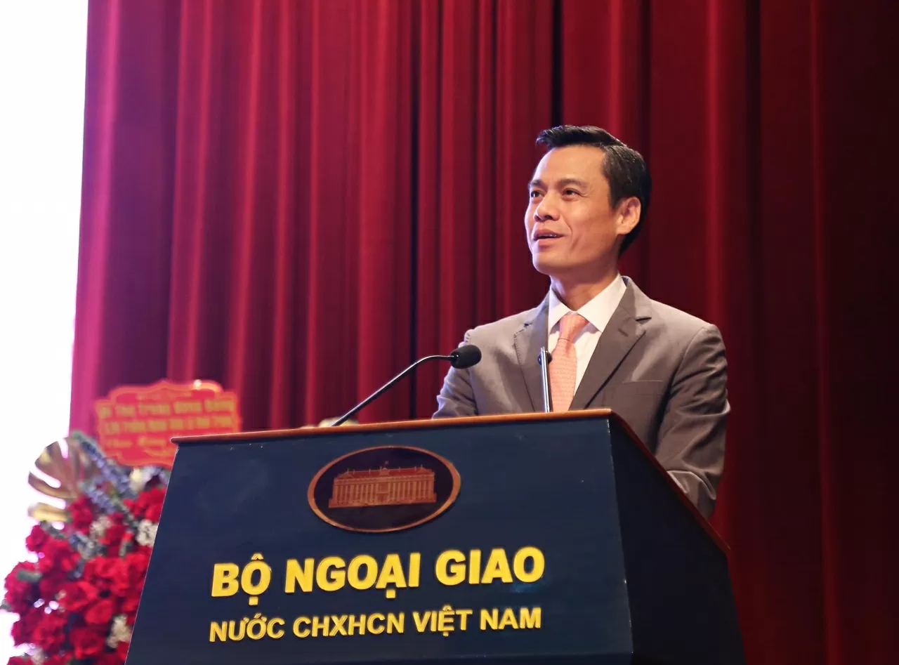 Thứ trưởng Ngoại giao Đặng Hoàng Giang phát biểu khai mạc Chương trình. (Ảnh: Thành Long) Thứ trưởng Ngoại giao Đặng Hoàng Giang phát biểu khai mạc Chương trình. (Ảnh: Thành Long)