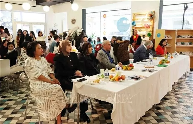 'Mùa Thu hoà bình' của cộng đồng người Việt tại Bỉ 'Mùa Thu hoà bình' của cộng đồng người Việt tại Bỉ