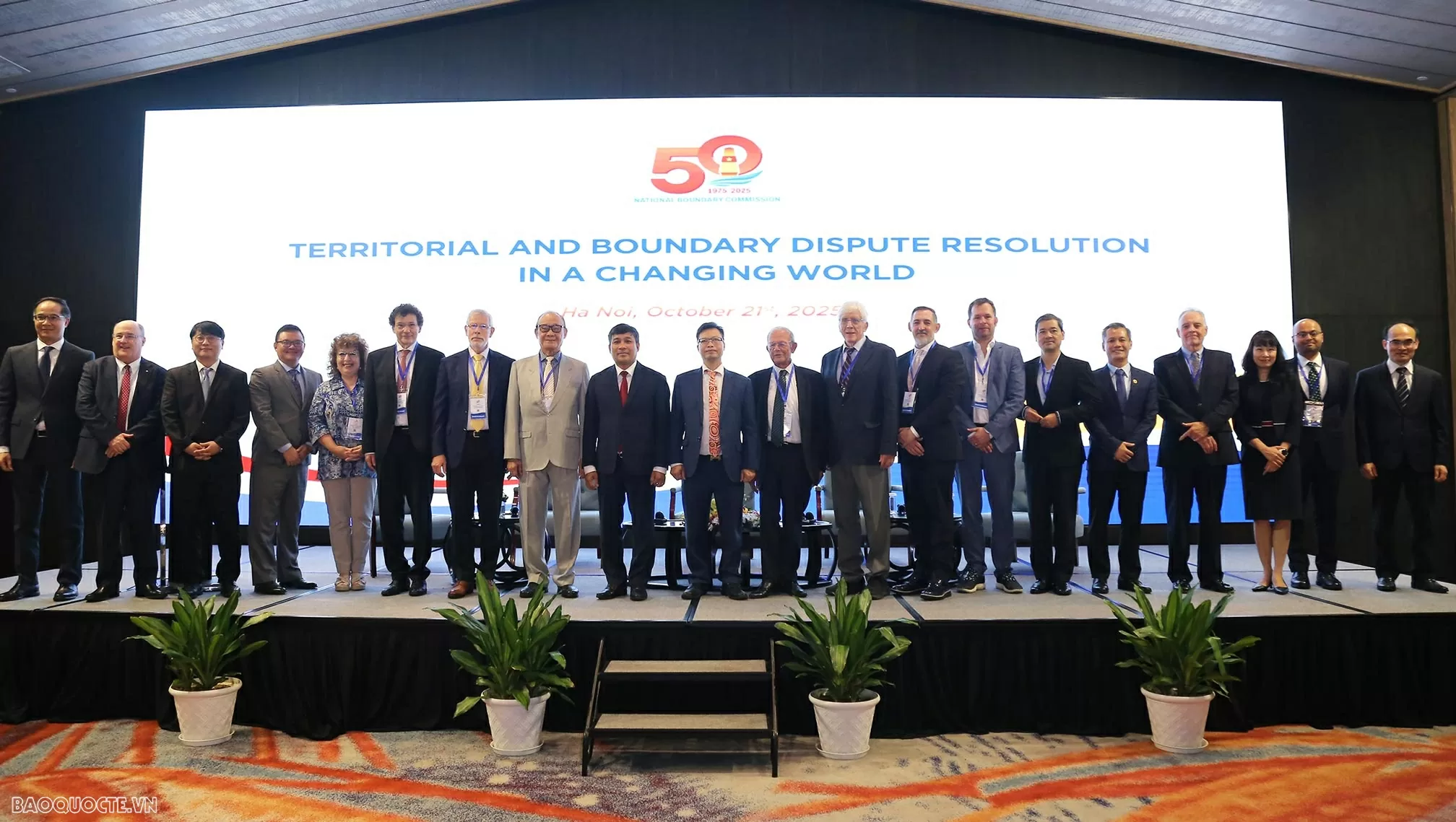 Hội thảo quốc tế Territorial and boundary dispute resolution in a changing world Hội thảo quốc tế Territorial and boundary dispute resolution in a changing world