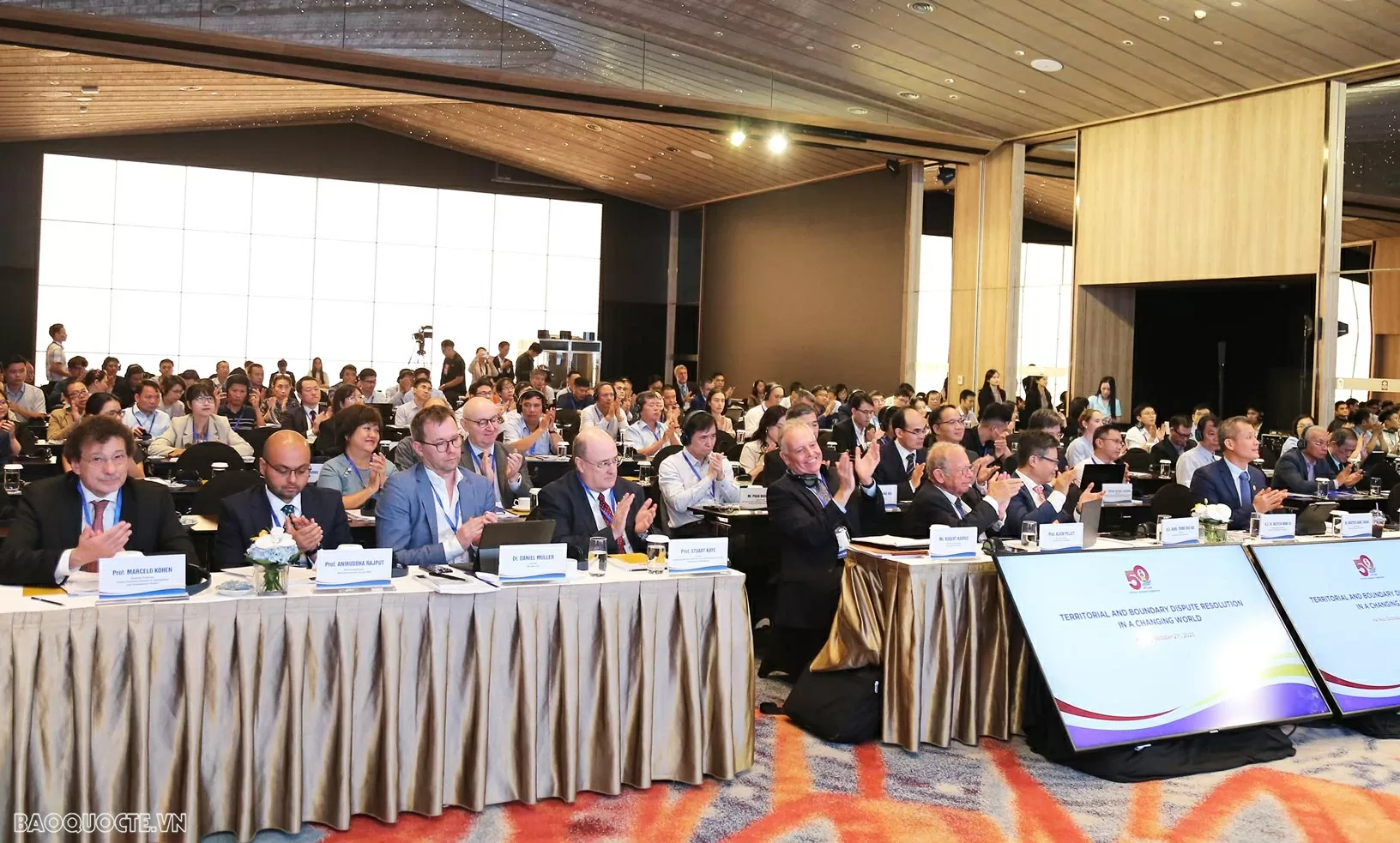 Hội thảo quốc tế Territorial and boundary dispute resolution in a changing world Hội thảo quốc tế Territorial and boundary dispute resolution in a changing world