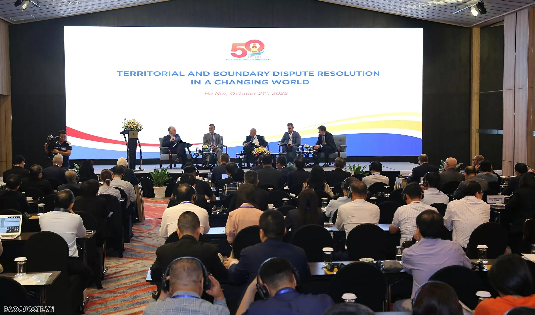 Hội thảo quốc tế Territorial and boundary dispute resolution in a changing world Hội thảo quốc tế Territorial and boundary dispute resolution in a changing world