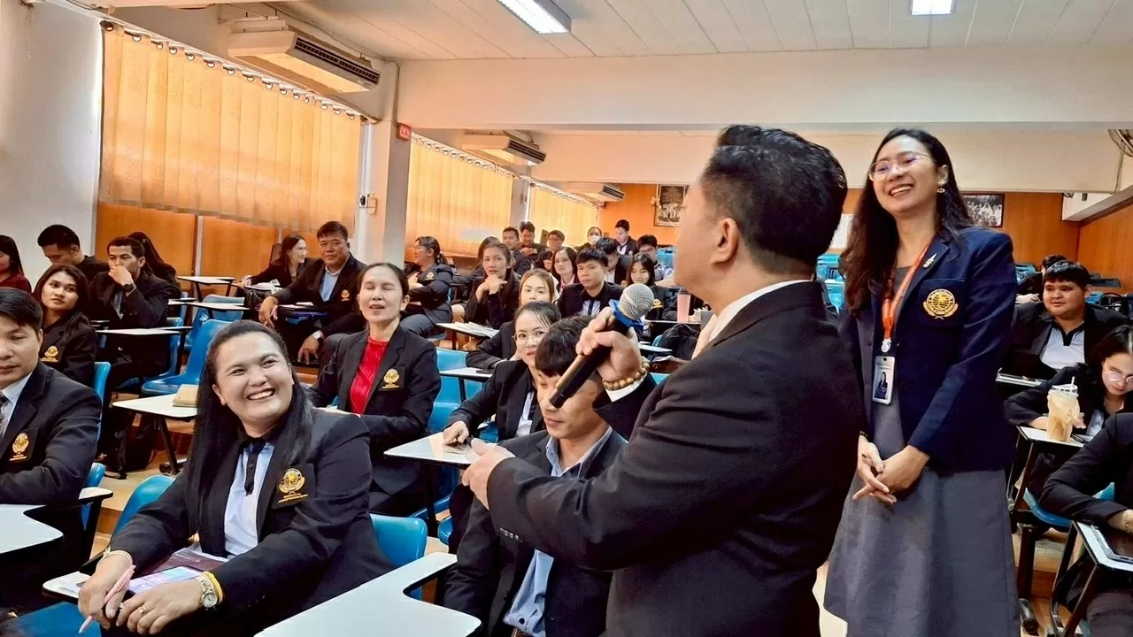 Lan tỏa tình hữu nghị Việt Nam-Thái Lan từ giảng đường Đại học Học giả châu Á. (Nguồn: Tổng lãnh sự quán Việt Nam tại Khon Kaen) Lan tỏa tình hữu nghị Việt Nam-Thái Lan từ giảng đường Đại học Học giả châu Á. (Nguồn: Tổng lãnh sự quán Việt Nam tại Khon Kaen)