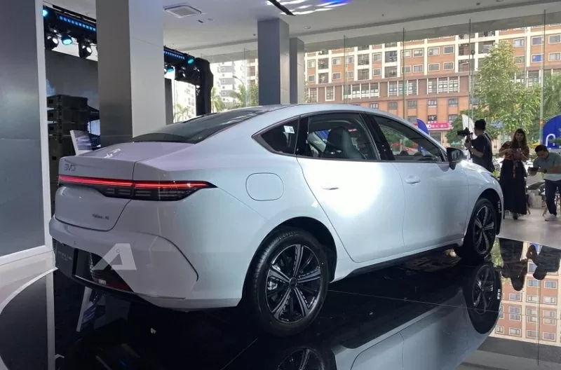 Giá xe BYD Seal 5 được niêm yết ở mức 696 triệu đồng. Giá xe BYD Seal 5 được niêm yết ở mức 696 triệu đồng.