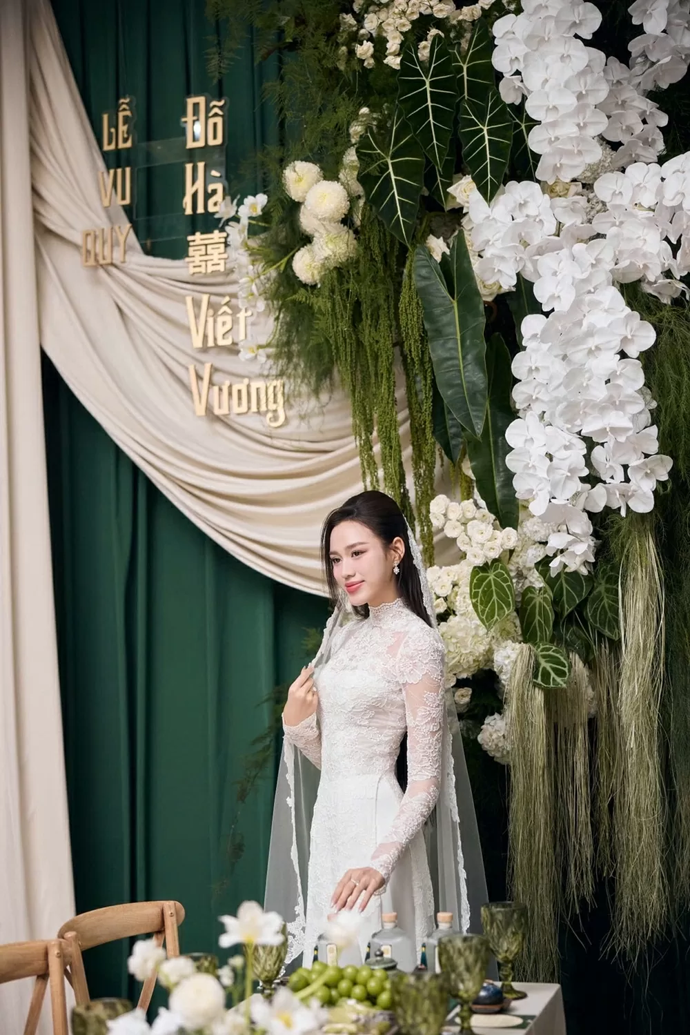 Hoa hậu Đỗ Thị Hà đẹp tinh khôi trong lễ cưới