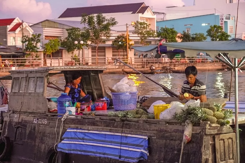 Chợ nổi là nét đặc trưng của miền Tây nói chung và Cà Mau nói riêng. (Ảnh: Nguyễn Thanh Tính)
