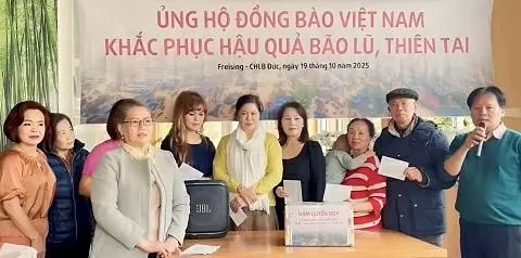 Người Việt phía Tây Nam nước Đức gửi tấm lòng về quê hương