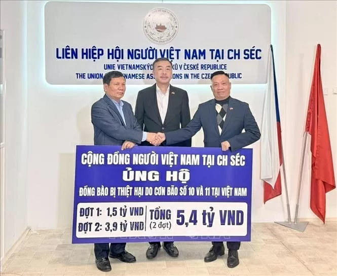 Kiều bào tại Czech ủng hộ đồng bào trong nước 5,4 tỷ đồng