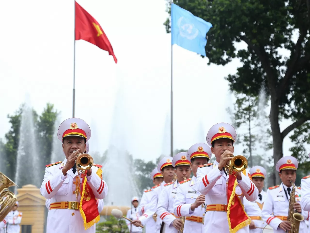 Nhận lời mời của Chủ tịch nước Lương Cường, Tổng thư ký Liên hợp quốc (LHQ) António Guterres sẽ thăm chính thức Việt Nam và tham dự Lễ mở ký Công ước LHQ về chống tội phạm mạng, hay Công ước Hà Nội, từ ngày 24-25/10.
