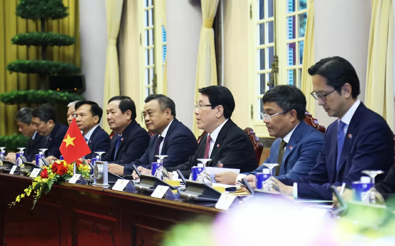 Chủ tịch nước Lương Cường và đoàn đại biểu Việt Nam. (Ảnh: Thành Long)