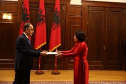 Đại sứ Việt Nam trình Thư ủy nhiệm lên Tổng thống Albania