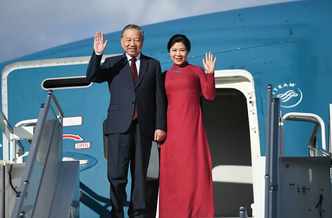 Tổng Bí thư Tô Lâm và Phu nhân rời Sofia, kết thúc chuyến thăm chính thức Bulgaria Tổng Bí thư Tô Lâm và Phu nhân rời Sofia, kết thúc chuyến thăm chính thức Bulgaria