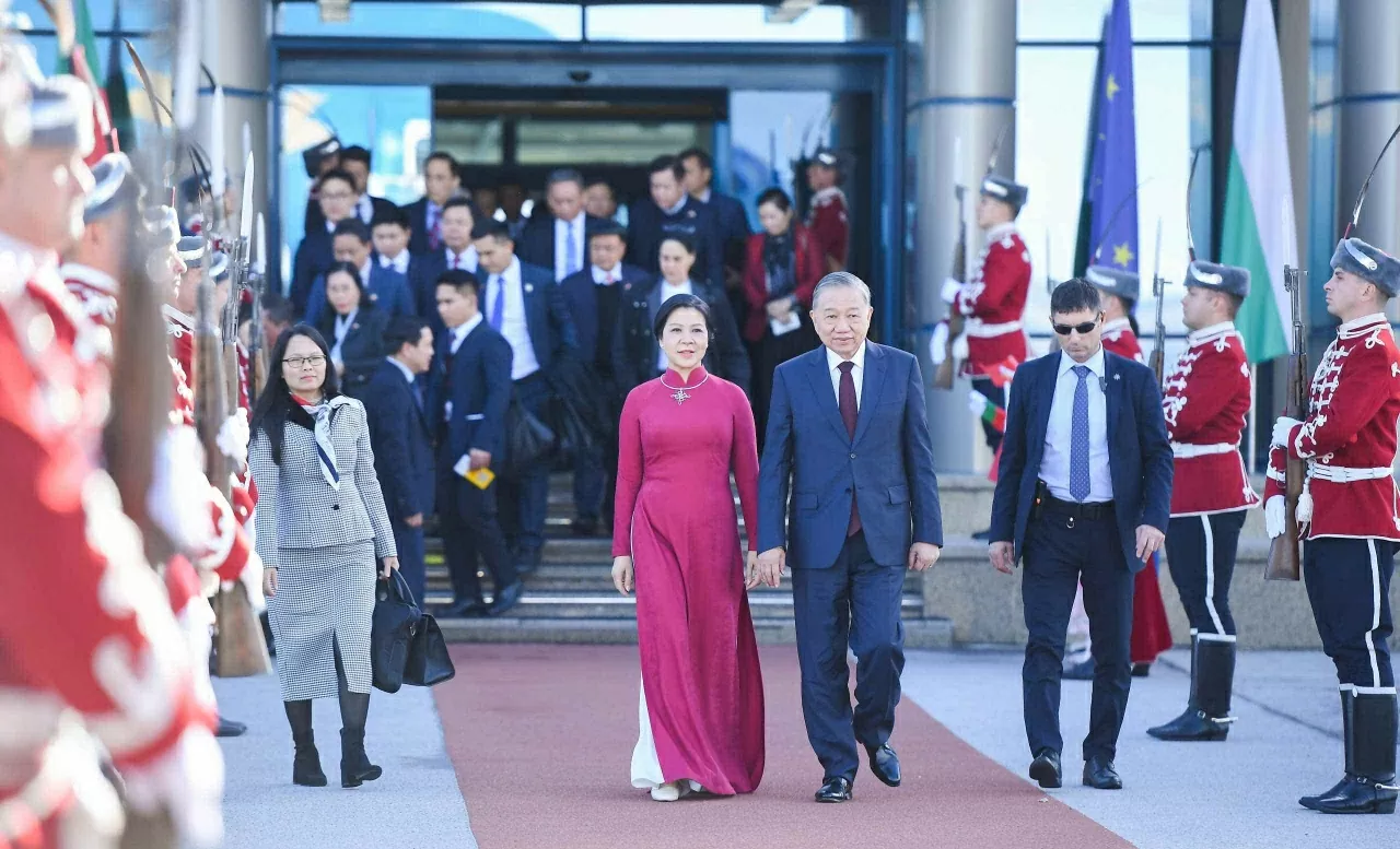 Tổng Bí thư Tô Lâm và Phu nhân rời Sofia, kết thúc chuyến thăm chính thức Bulgaria Tổng Bí thư Tô Lâm và Phu nhân rời Sofia, kết thúc chuyến thăm chính thức Bulgaria