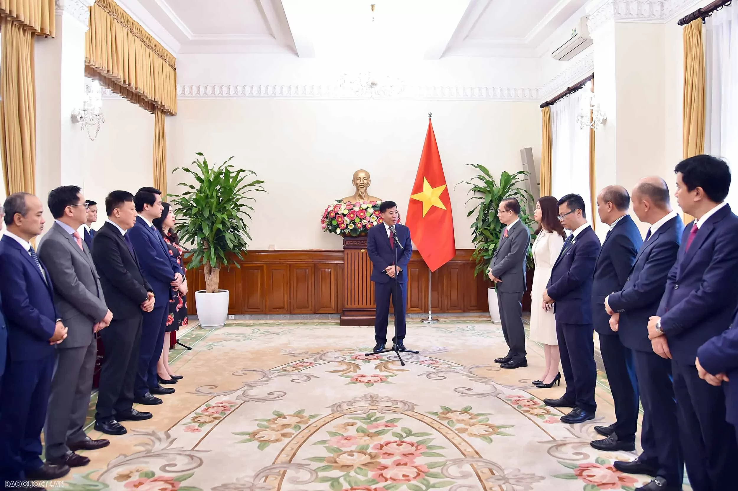 Bộ Ngoại giao chúc mừng đồng chí Lê Hoài Trung được Quốc hội phê chuẩn bổ nhiệm giữ chức Bộ trưởng Bộ Ngoại giao Bộ Ngoại giao chúc mừng đồng chí Lê Hoài Trung được Quốc hội phê chuẩn bổ nhiệm giữ chức Bộ trưởng Bộ Ngoại giao