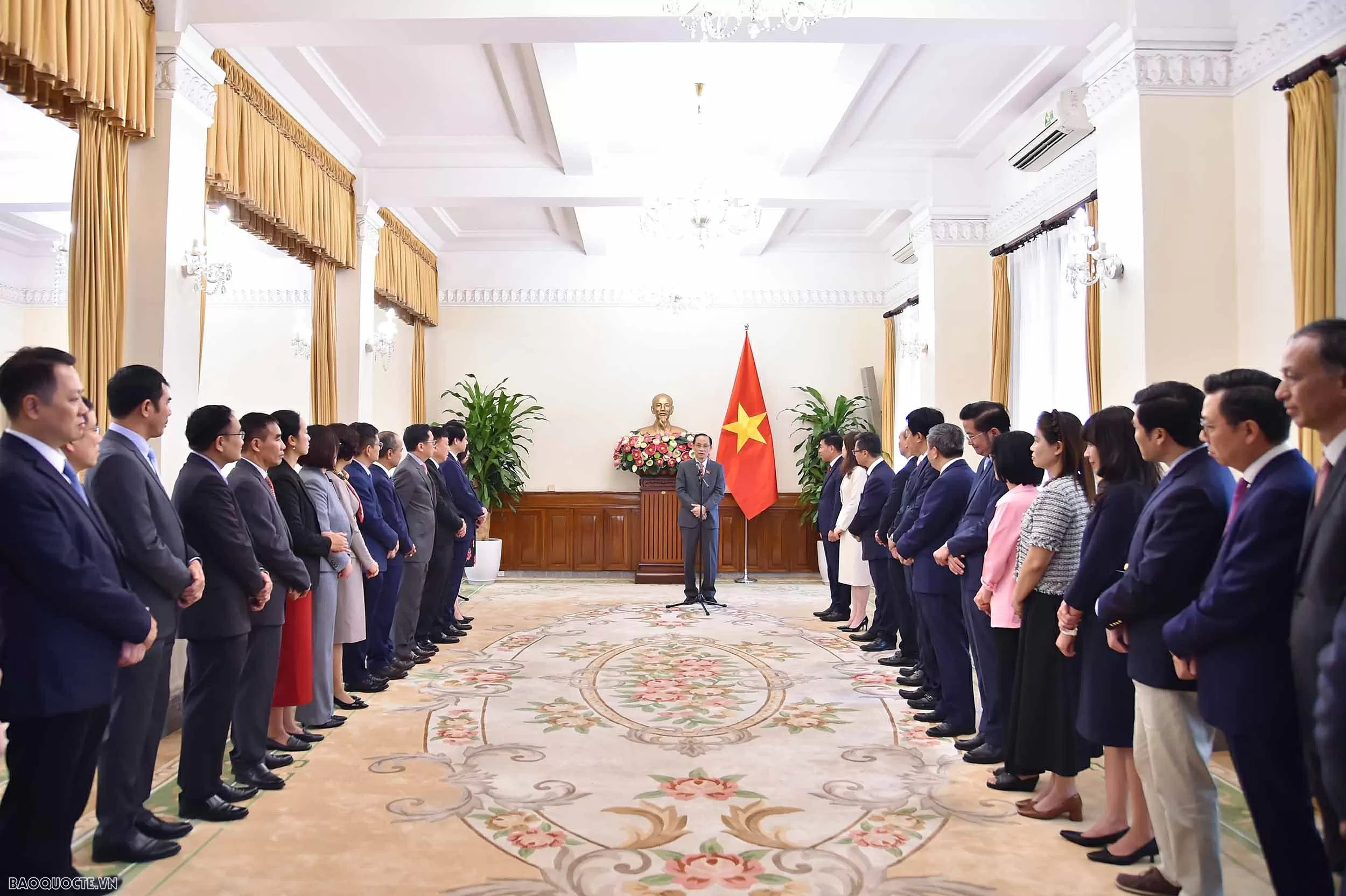 Bộ Ngoại giao chúc mừng đồng chí Lê Hoài Trung được Quốc hội phê chuẩn bổ nhiệm giữ chức Bộ trưởng Bộ Ngoại giao Bộ Ngoại giao chúc mừng đồng chí Lê Hoài Trung được Quốc hội phê chuẩn bổ nhiệm giữ chức Bộ trưởng Bộ Ngoại giao