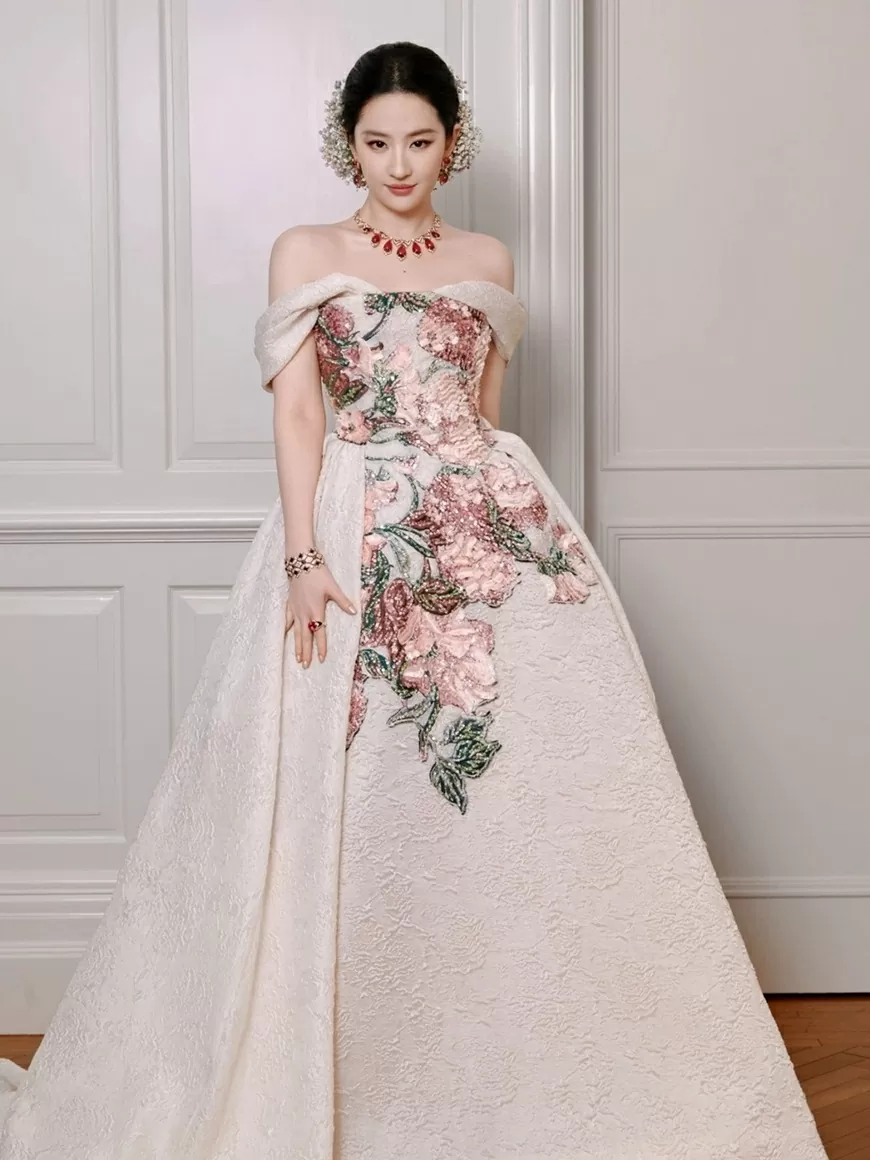 Lưu Diệc Phi khoe nhan sắc rạng ngời tại tiệc của tạp chí Vogue hôm 23/10. (Nguồn: Instagram) Lưu Diệc Phi khoe nhan sắc rạng ngời tại tiệc của tạp chí Vogue hôm 23/10. (Nguồn: Instagram)